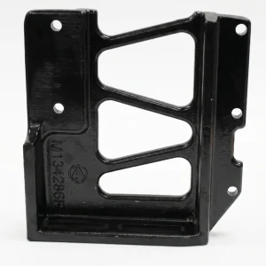 M134286R - Hood Pivot Bracket RH Peterbilt