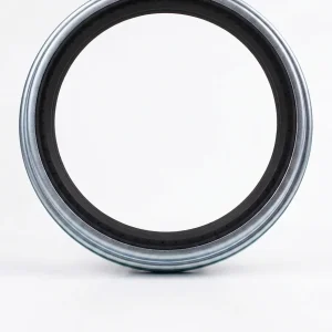 SKF 43764 wheel seal CR Scotseal Classic for front steer axles, 43764, CR43764, 181.CR43764, SKF 43764, Automann 181.CR43764, 382-8064, 370048A, 65092U, GMC 15507089, IHC 359923C91, Mack 32QJ252, National 370048A, Volvo 20396295, Volvo 027068936, SKF, CR Scotseal, Scotseal Classic, Steer Axle Seal, Front Axle Seal, Hub Seal, Wheel Oil Seal, Chevrolet, GM, Ford, International, Kenworth, Mack, Meritor, Volvo, Commercial Truck Parts, Heavy Duty Sealing Systems